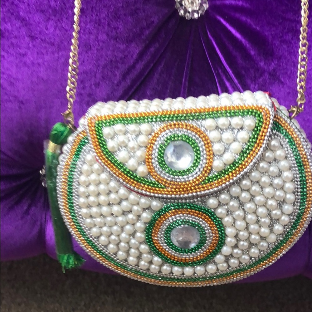 Hand made PEARL BEADED STONED METAL BAG✨